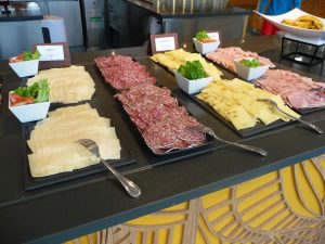 club med buffet lunch